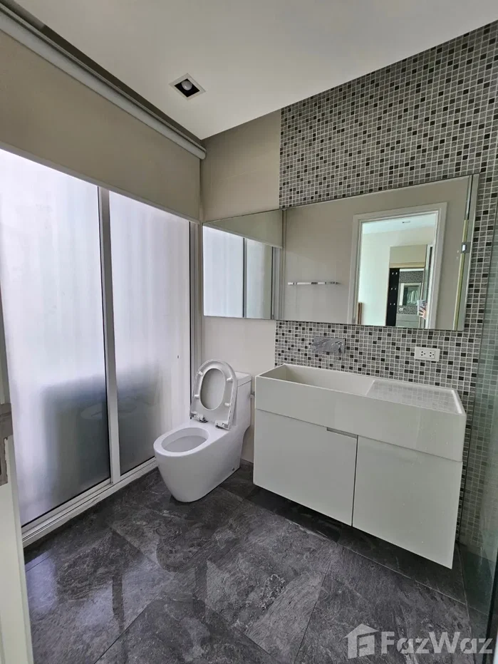 รูป คอนโดให้เช่า 2 ห้องนอน ในโครงการ เดอะ รูม สุขุมวิท 21 1119524 - รูปที่ 11/23