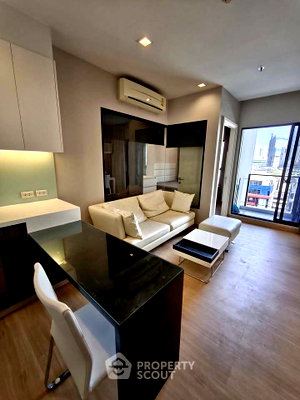 Condos for rent : 1-BR 38 Sqm Condo At Urbano Absolute, 400m to BTS Krung Thon Buri (ID 3011834)
