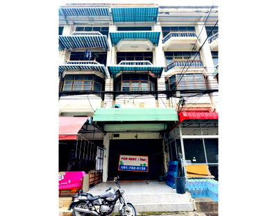 Shophouses for rent Bangkok : Call : 081-782-6139 Commercial building 5.5 floors 20 sq.wa 4 Beds 3 Baths Pracha Rat Bamphen, Huai Khwang