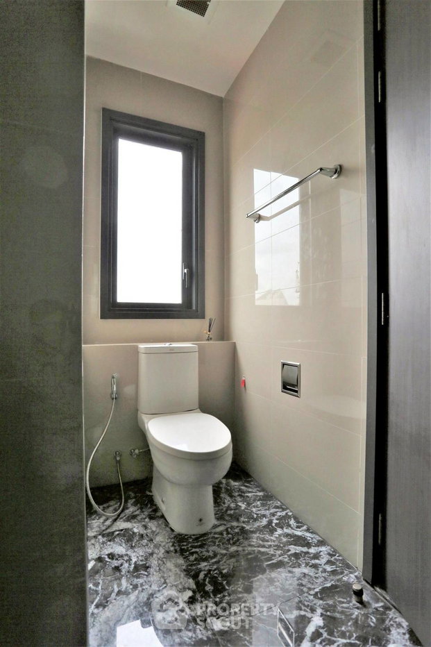picture 1-BR Condo at The Edge Sukhumvit 23 near MRT Sukhumvit (ID 2309103) - 9/18