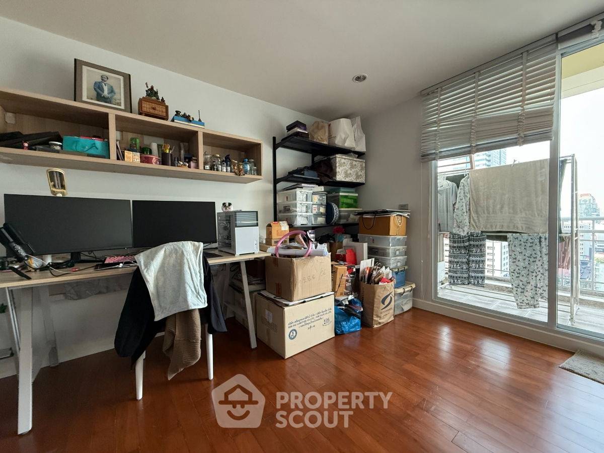 picture 2-BR Condo at Baan Siri Silom near BTS Surasak (ID 2573659) - 2/10