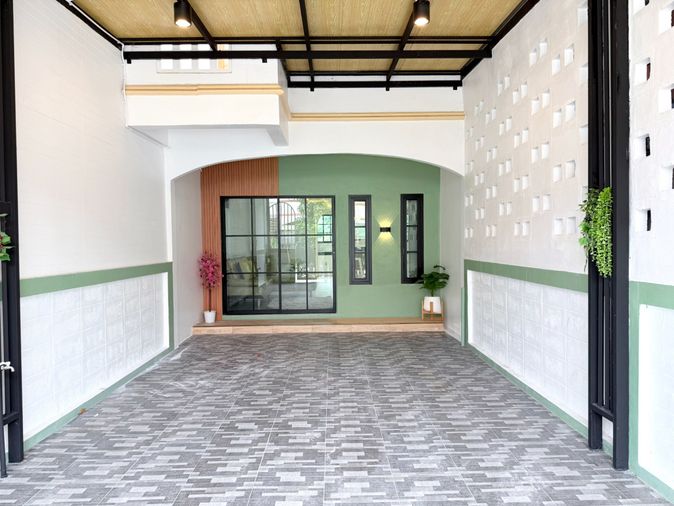 2-bed townhouse for sale, 80 sqm, 18.9 sq wah, Nong Chok
