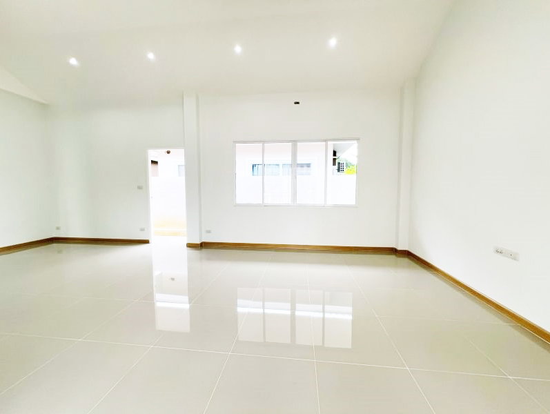 picture House for Sale 3 Bedrooms and    2 Bathrooms   - 5/15