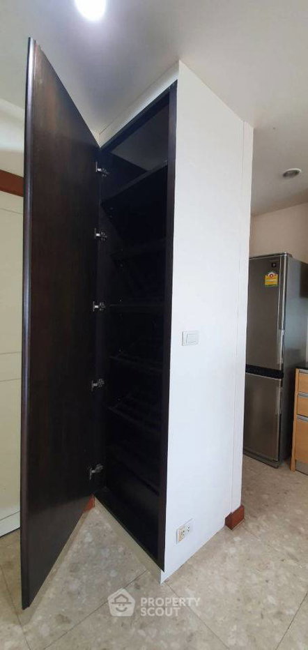picture 2-BR Condo at Sathorn Gardens near MRT Si Lom (ID 2615811) - 18/20