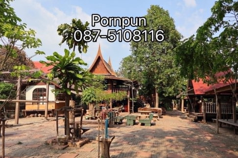 ขายบ้านทรงไทย ไม้สัก ทรงสเปนรวม 2 หลัง พร้อมที่ดิน 380 ตารางวา ติดแม่น้ำเจ้าพระยา