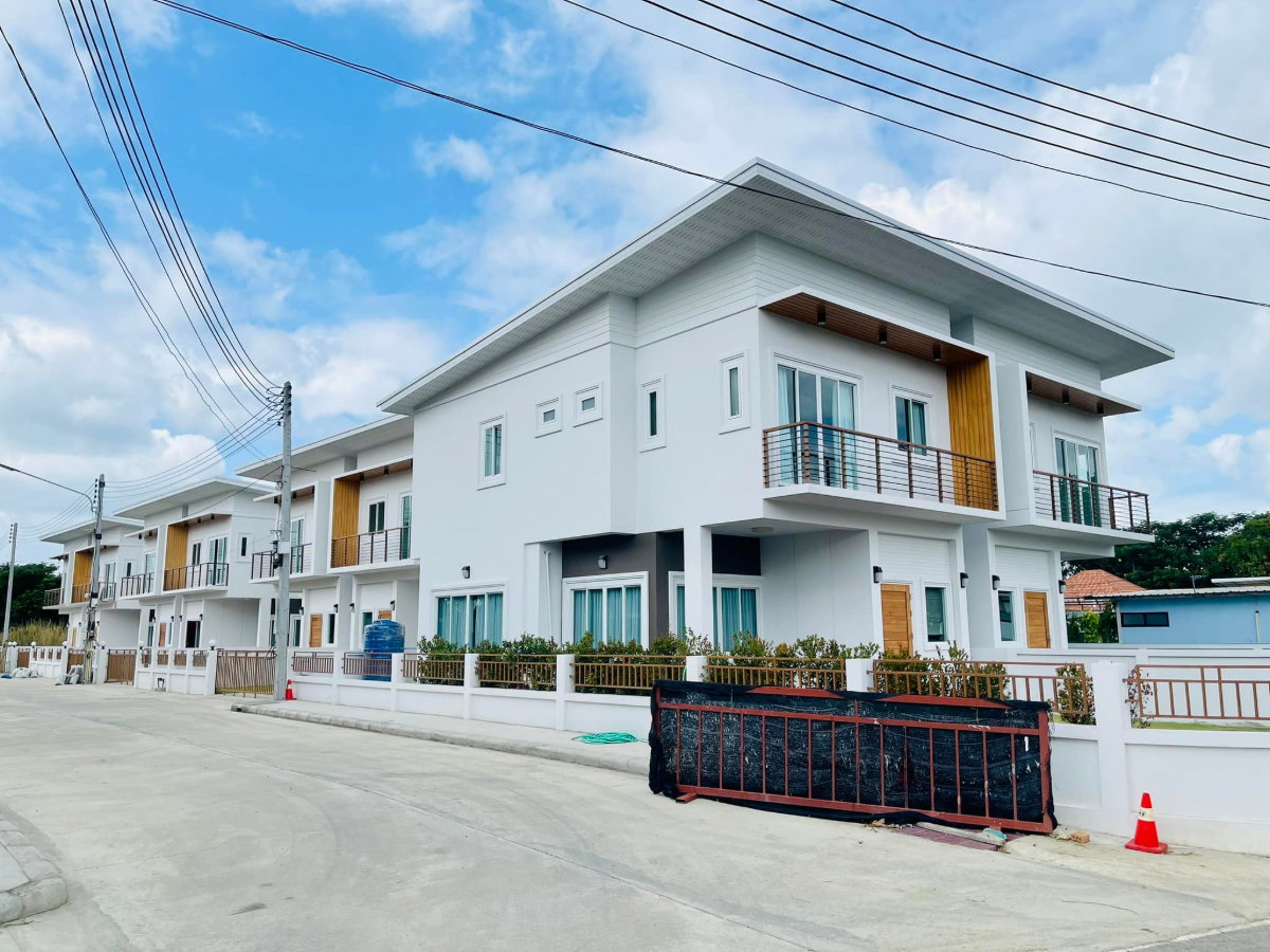 รูป ขายบ้านเแฝดสองชั้นโครงการทำเลย่านเศรษฐกิจ  ใกล้วิทยาลัย เทคนิคสารภี  #C6MG100532 - รูปที่ 8/8