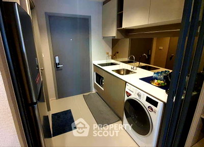 Condos for rent : 1-BR Condo at Ideo Sathorn-Wongwian Yai near BTS Wongwian Yai (ID 2729299)