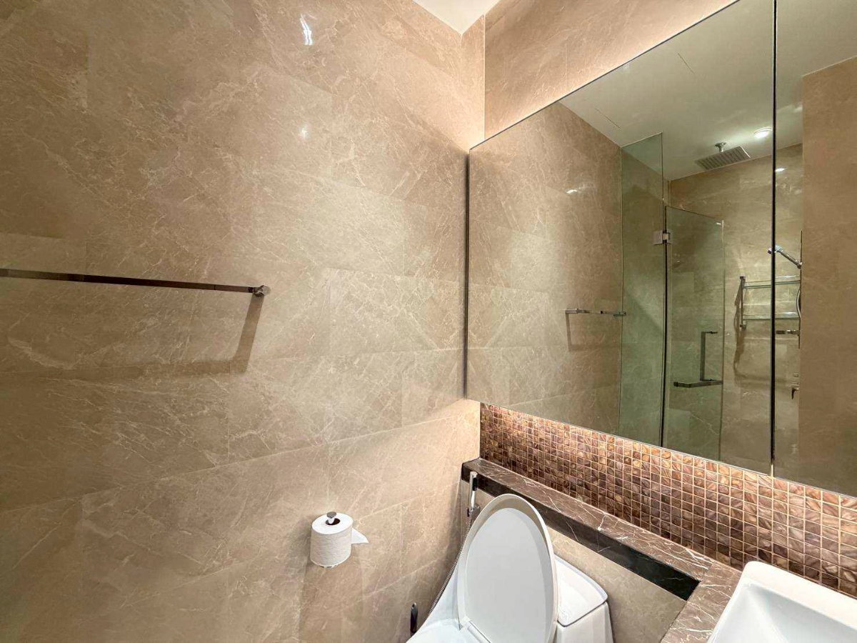 รูป LTHC15766 - Luxury High Floor Condo for Rent Ratchadamri | Magnolias Ratchadamri Boulevard | Near BTS Ratchadamri | 80,000 THB - รูปที่ 2/6