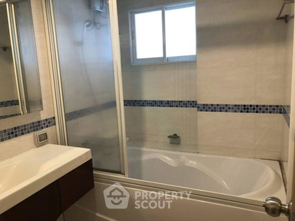 1-BR Condo at Life @ Ratchada-Huaikwang near MRT Sutthisan (ID 2794751)