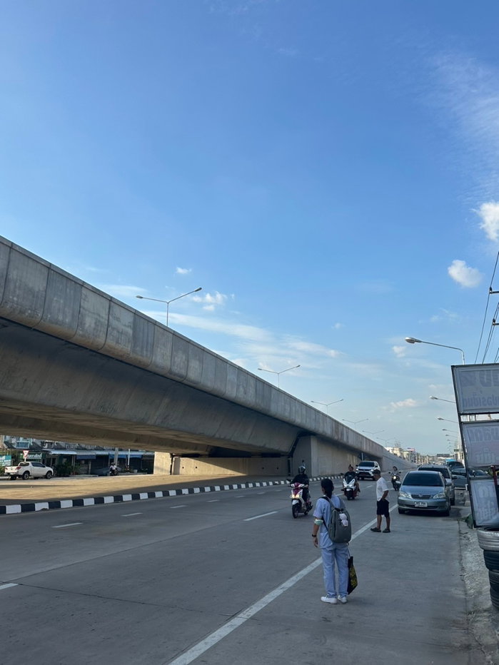 รูป ขายอาคารพาณิชย์ (ติดริมถนนสุขุมวิท) ทำเลดี - รูปที่ 11/14