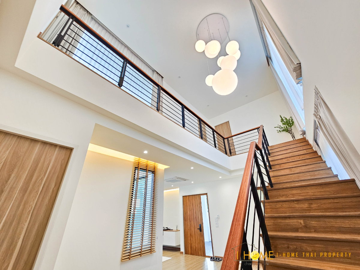 รูป บ้านเดี่ยว 2 ชั้น บ้านหลังใหญ่สไตร์โมเดิร์นทันสมัยภายในตกแต่งหรูหรา   #ป่าแดด    #C7MG100921  - รูปที่ 22/41
