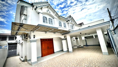 เช่าบ้านเดี่ยว วิทยาลัยพณิชยการบางนา : Call : 091-779-2579 หมู่บ้านรังสิยา อุดมสุข 58 ให้เช่าบ้านเดี่ยวรีโนเวทใหม่ 70 ตารางวา 4 นอน 4 น้ำ ตกแต่งครบ ใกล้รถไฟฟ้าสีเหลือง ศรีอุดม