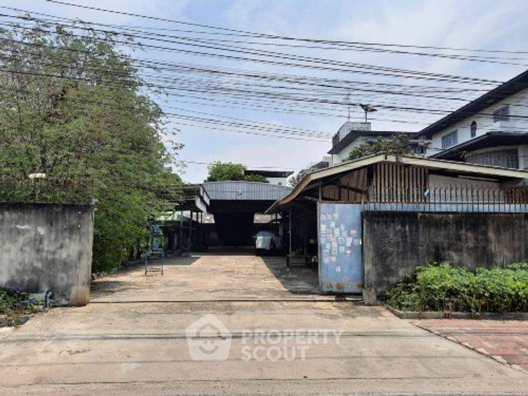 picture 1,528 m² Land for Sale close to Lasalle (ID 3013203) - 1/4