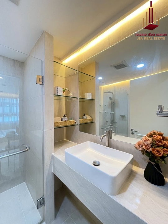 picture ✨ For Sale: The Clover Thonglor Condo ✨  💰 Only 3,590,000 THB - 8/9