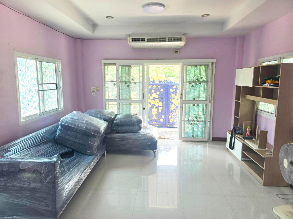 รูป H 988 ให้เช่า บ้านเดี่ยว 2 ชั้น ตกแต่งใหม่ ถนนเลียบคลองทวีวัฒนา ใกล้สนามหลวง2 บ้านสวย พร้อมเฟอร์ ราคา 22,000 บาท - รูปที่ 7/17