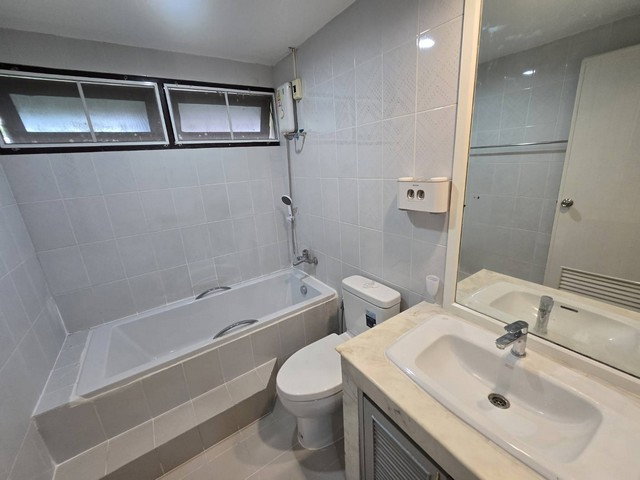 รูป ให้เช่าบ้านเดี่ยว2ชั้น 150ตรว. อยู่ถ.พัฒนาการ69 ใกล้ซีคอนสแควร์ พาราไดซ์พาร์ค - รูปที่ 8/8