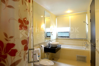 Condos for sale : The Address Siam Looking for an owner for this special unit near BTS Ratchathewi
