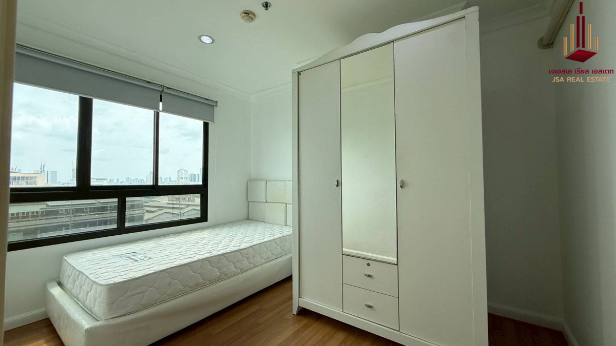 picture ✨ For Sale: Lumpini Place Narathiwas - Chaopraya Condo ✨ 💰 Only 7,200,000 THB - 4/10