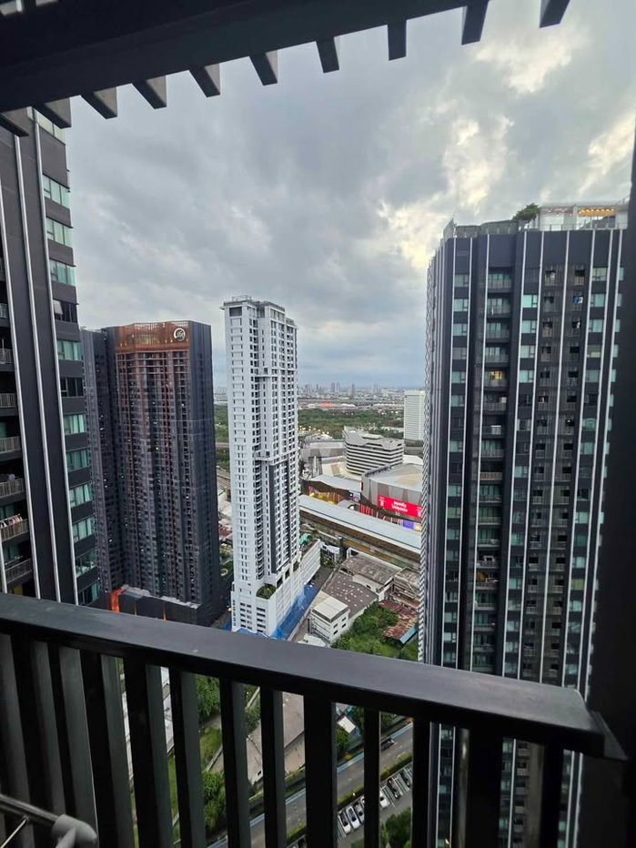 รูป Condo for RENT : Life Ladprao 𝐒𝐢𝐳𝐞 : 35 sqm.  1 Bedroom /1 Office room / 1 Bathroom / City View.  𝐅𝐥𝐨𝐨𝐫 : 40th  ✅Fully furnished - รูปที่ 10/11