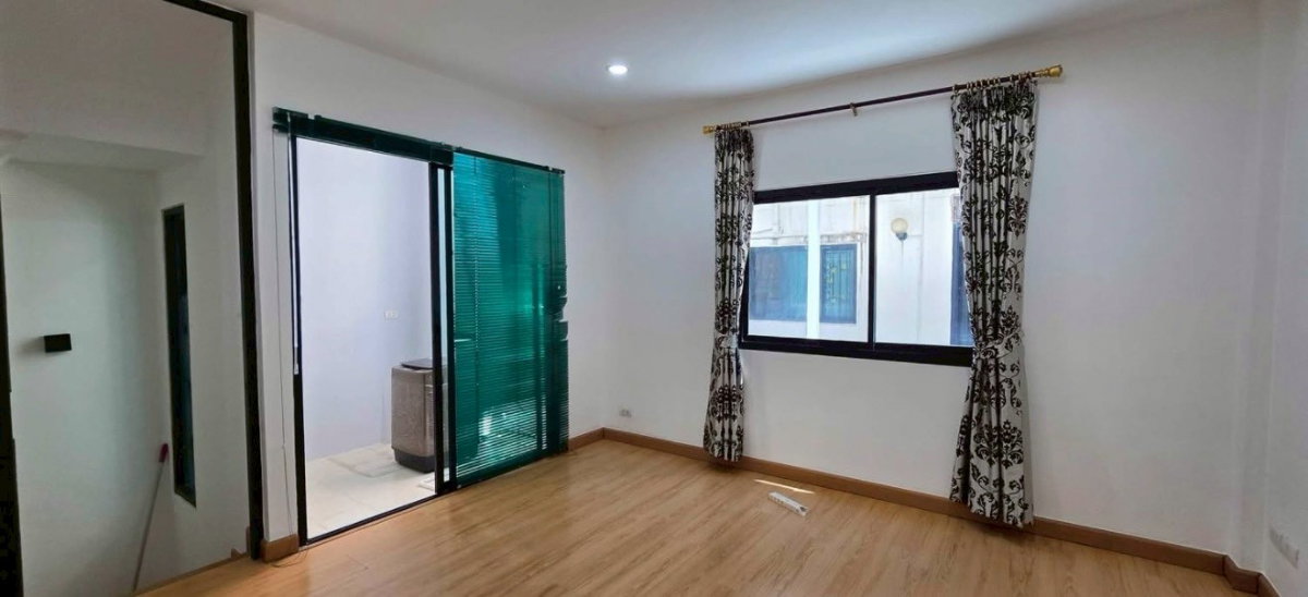 รูป ให้เช่าทาวน์โฮม 3 ชั้น โครงการสารินวิซ Sukhumvit 107 (สุขุมวิท 107) ใกล้ BTS แบริ่ง เพียง 2 กม. จดบริษัทได้ - รูปที่ 9/19