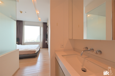 Siri At Sukhumvit near BTS Thong Lo Special deal, best price ever