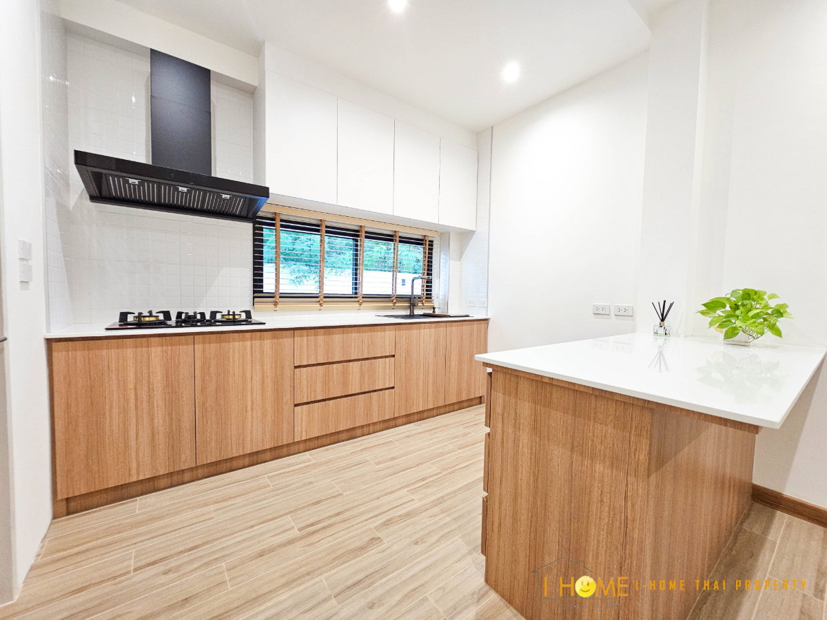 รูป บ้านเดี่ยว 2 ชั้น บ้านหลังใหญ่สไตร์โมเดิร์นทันสมัยภายในตกแต่งหรูหรา   #ป่าแดด    #C7MG100921  - รูปที่ 18/41
