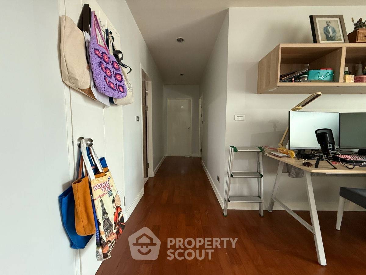 picture 2-BR Condo at Baan Siri Silom near BTS Surasak (ID 2573659) - 6/10
