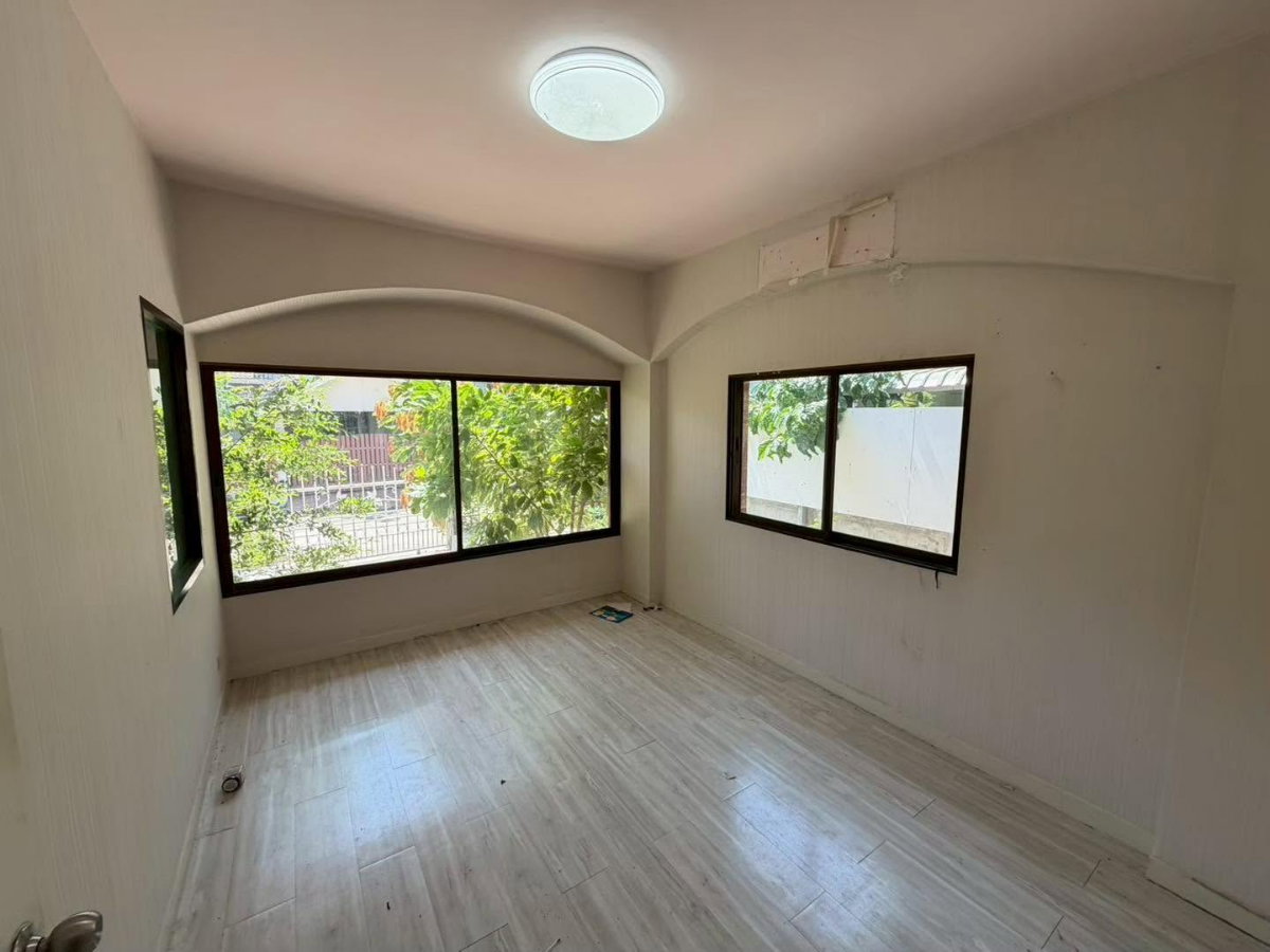 รูป ขายบ้านเดี่ยวตามสภาพ : หมู่บ้านเพลสแอนด์พาร์ค ประชาอุทิศ 90 ขนาดที่ดิน 70.1 ตารางวา 4 ห้องนอน 2 ห้องน้ำ - รูปที่ 16/21