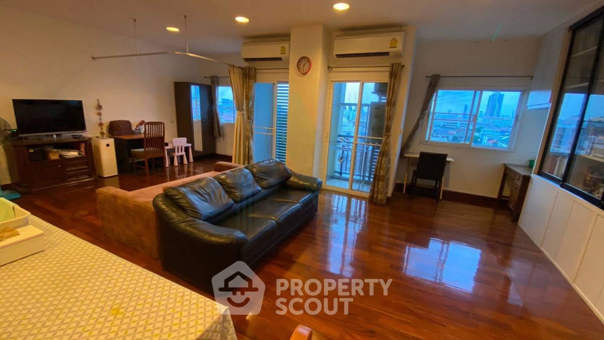 picture 2-BR Condo at Metha Place @ Ratchada Condominium near MRT Huai Khwang (ID 2696959) - 2/8
