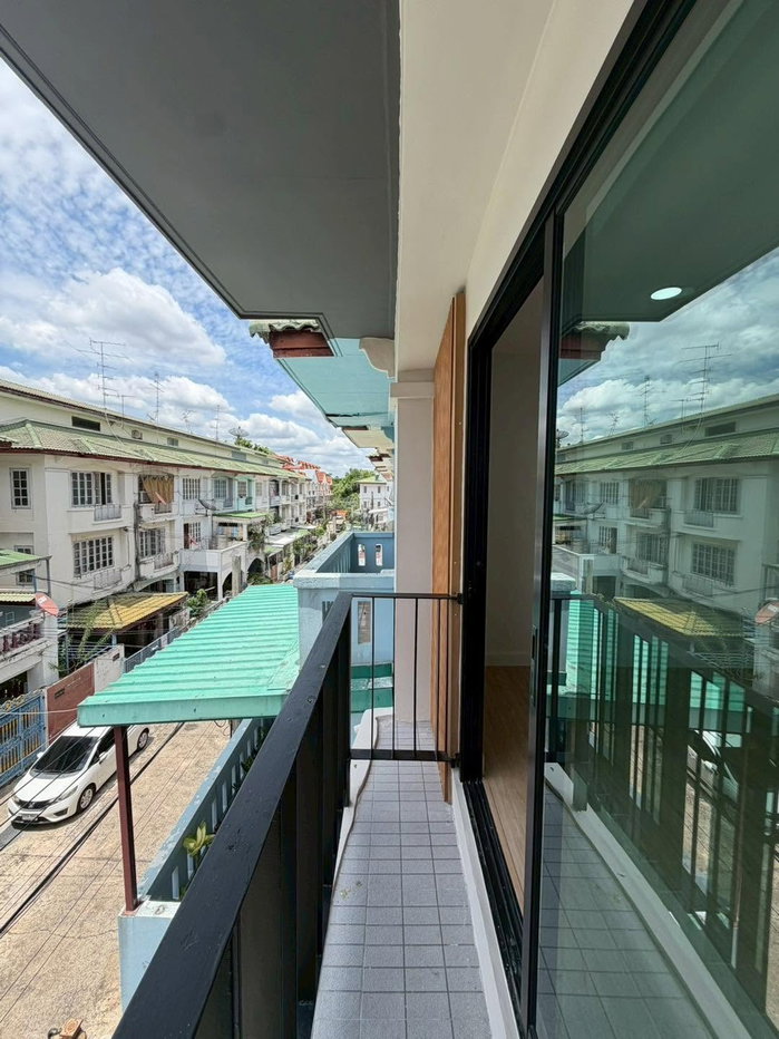 รูป ขายทาวน์โฮม : หมู่บ้านสรานนท์ ปากเกร็ด ขนาด 18 ตารางวา 4 ห้องนอน 3 ห้องน้ำ ตกแต่งใหม่พร้อมอยู่ - รูปที่ 16/17