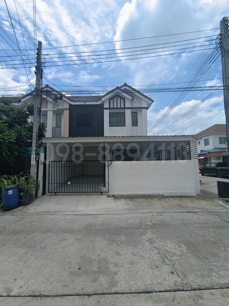 รูป ขายทาวน์เฮ้าส์ 2 ชั้น พฤกษา 70 ฉลองกรุง ลาดกระบัง เนื้อที่ 25.2 ตรว หลังมุม ได้ความเป็นส่วนตัว รีโนเวทใหม่ทั้งหลัง พร้อมเข้าอยู่ - รูปที่ 1/8