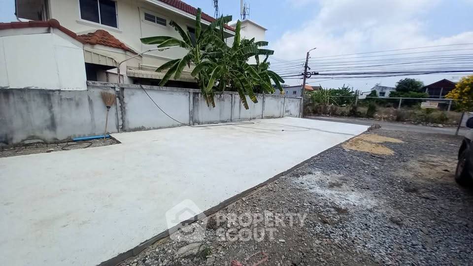 picture 196 m² Land for Sale in Samrong Nuea (ID 3007043) - 3/3