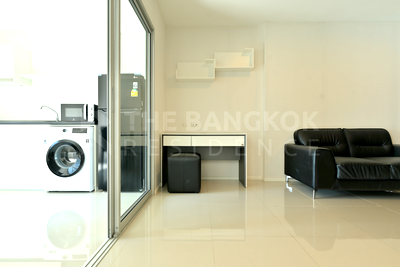 Condos for sale : Aspire Rama 9 Condo in High-potential, Central City Location near MRT Rama 9 Station