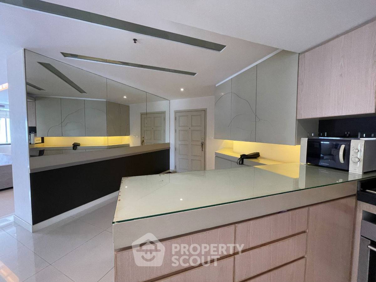 picture 3-BR Condo at Wittayu Complex near BTS Phloen Chit (ID 2573675) - 23/26