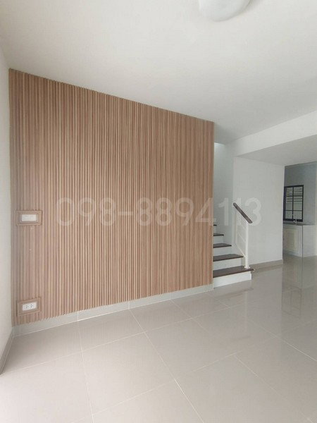 รูป ขายทาวน์เฮ้าส์ 2 ชั้น พฤกษา 70 ฉลองกรุง ลาดกระบัง เนื้อที่ 25.2 ตรว หลังมุม ได้ความเป็นส่วนตัว รีโนเวทใหม่ทั้งหลัง พร้อมเข้าอยู่ - รูปที่ 4/8
