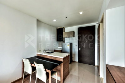 Condos for sale : Beautiful Room, Ready-to-move-in Rhythm Phahol - Ari near BTS Sena Ruam