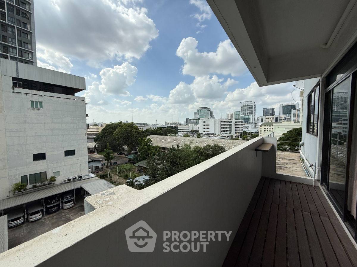 picture 3-BR Condo at Benjasri Condominium near BTS Phaya Thai (ID 2590963) - 13/17