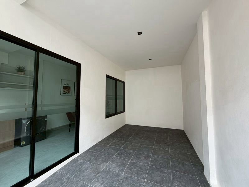 รูป ทาวน์โฮมใกล้เซนเฟส ขายพร้อมเฟอร์นิเจอร์ 2.55 ล้านบาท - รูปที่ 10/10