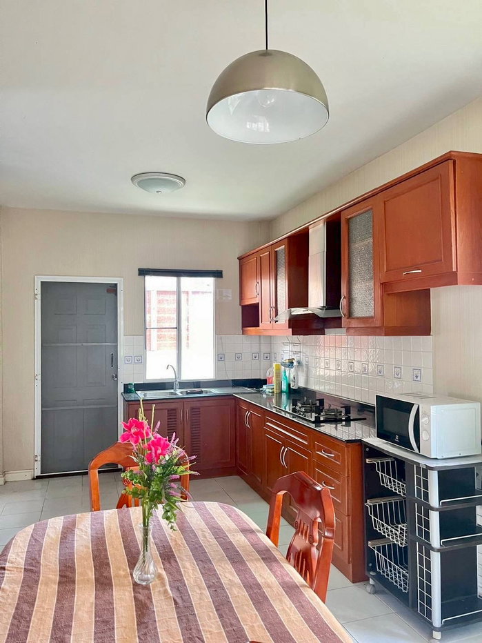 รูป 🏡 ให้เช่าบ้านเดี่ยว มีพื้นที่สนามหญ้า ในโครงการคุณภาพ ความปลอดภัยสูง พร้อมเฟอร์ ทำเลดีมาก เดินทางสะดวก ใกล้รวมโชค มีโชคพลาซ่า โลตัส และอื่นๆอีกมากมาย - รูปที่ 9/17