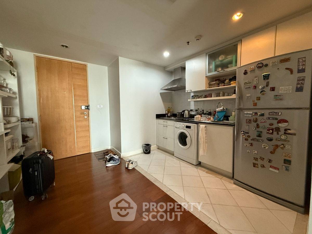 picture 2-BR Condo at Baan Siri Silom near BTS Surasak (ID 2573659) - 3/10