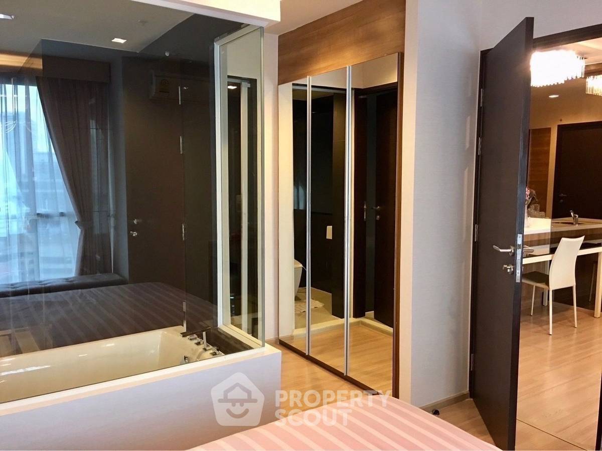 รูป คอนโด 1-ห้องนอน ที่ ริธึ่ม สาทร ใกล้ BTS สะพานตากสิน (ID 2746718) - รูปที่ 3/6
