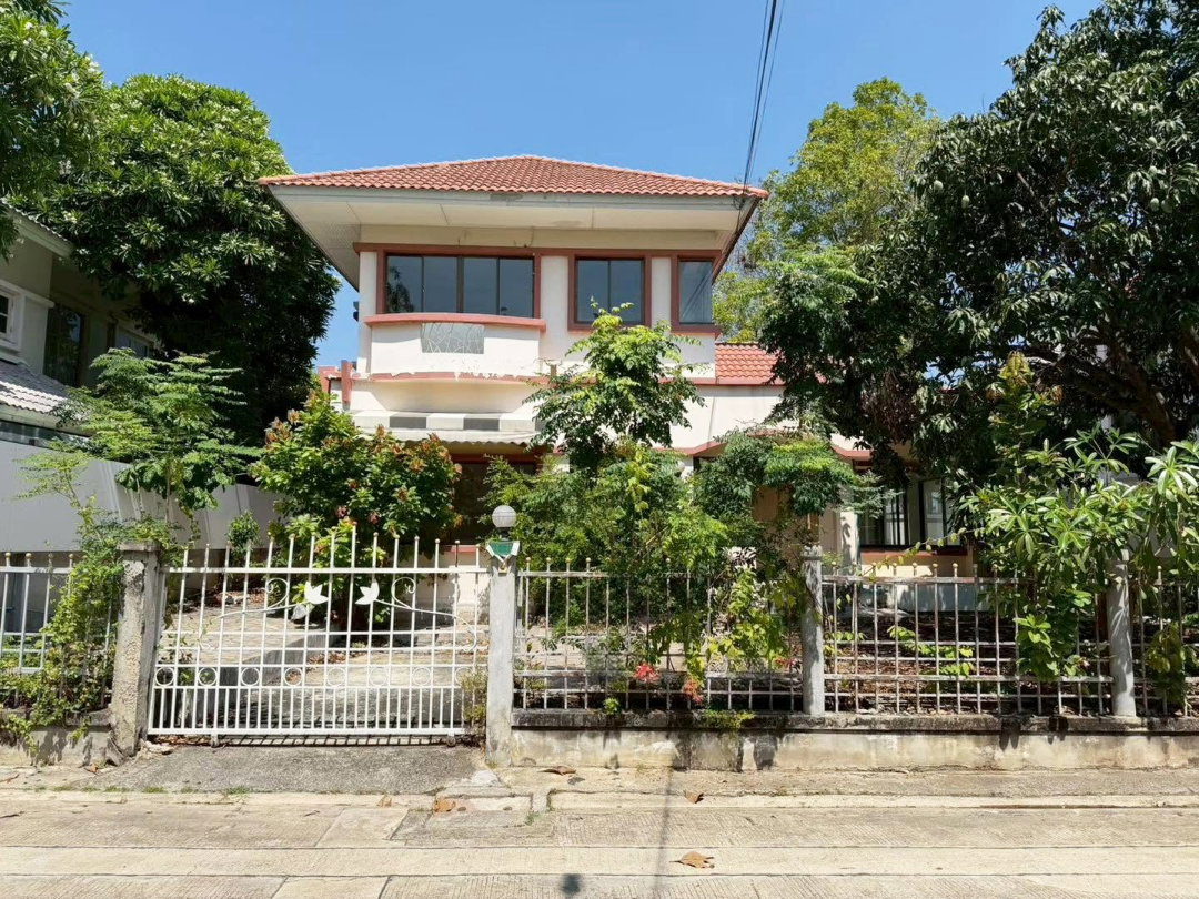 รูป ขายบ้านเดี่ยวตามสภาพ : หมู่บ้านเพลสแอนด์พาร์ค ประชาอุทิศ 90 ขนาดที่ดิน 70.1 ตารางวา 4 ห้องนอน 2 ห้องน้ำ - รูปที่ 1/21