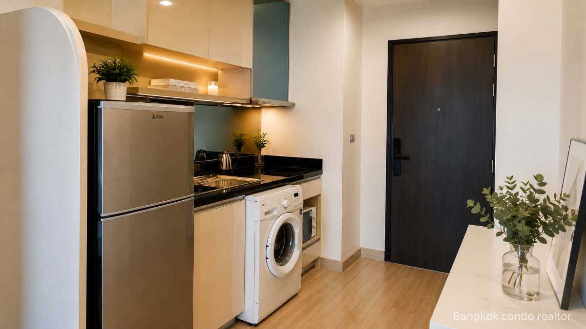 picture 🍀🍀 Prime Condo Location 🌸🌸 For Rent 📍 Sky Walk Residences  🚆 Direct Access to BTS Phra Khanong  ✨  Ready to Move In |🔖 Property Code: A11706 - 8/11