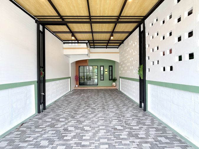 2-bed townhouse for sale, 80 sqm, 18.9 sq wah, Nong Chok