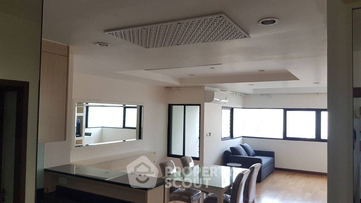 picture 2-BR Condo at Sathorn Gardens near MRT Si Lom (ID 2615811) - 7/20