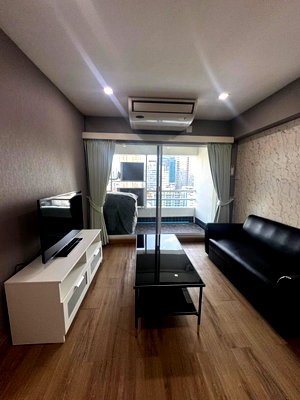 คอนโดให้เช่า : Condo for RENT : Thonglo Tower   𝐒𝐢𝐳𝐞 : 50 sqm.  𝐓𝐲𝐩𝐞 : 1 Bed 1 Bath / Unblocked view / Balcony  𝐅𝐥𝐨𝐨𝐫 : 15th      Building :  A 