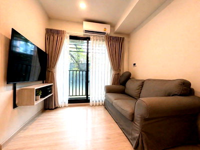 Condos for sale 700 Year Sports Arena Chiang Mai : Escent Patk ville condo for Sale !1 bedroom ,Pool view,next to Centralfestival Chiangmai