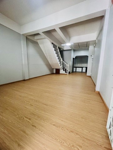 รูป ทาวน์เฮ้าส์ 2 ชั้น รีโนเวทใหม่ สไตล์มินิมอล หมู่บ้านทิพย์มงคล 1 ซอยวัดหนามแดง-บางพลี - รูปที่ 2/9