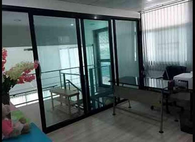 รูป MHR174 เช่าบ้านเดี่ยวลาดพร้าว 83 พื้นที่ใช้สอย 400 ตร.ม. เนื้อที่ 57 ตารางวา ฟังก์ชัน 4 นอน 3 น้ำ แอร์ 11 ตัว มีโซล่าเซลล์  - รูปที่ 7/9