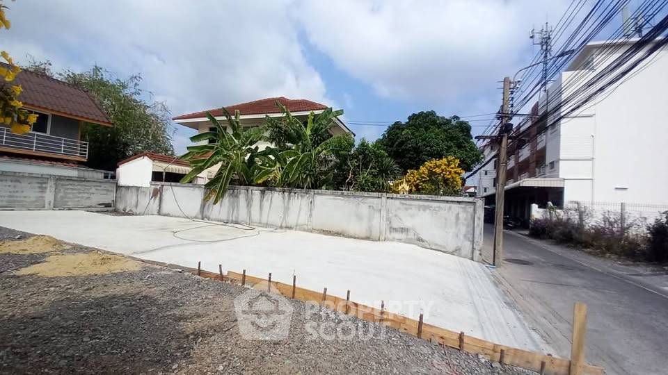 picture 196 m² Land for Sale in Samrong Nuea (ID 3007043) - 2/3